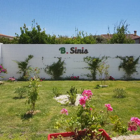 לינה וארוחת בוקר B. Sinis Càbras