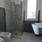 B. Sinis فندق مبيت وإفطار