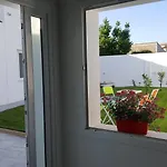 Oda ve Kahvaltı B. Sinis