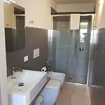 B. Sinis Oda ve Kahvaltı 3*