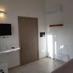 B. Sinis فندق مبيت وإفطار 3*
