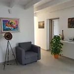 Oda ve Kahvaltı B. Sinis Càbras