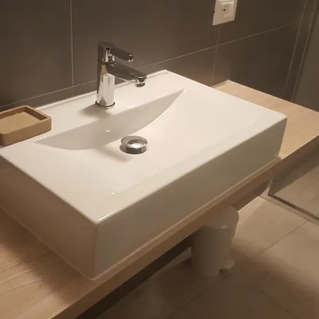 B. Sinis 住宿加早餐酒店 Càbras