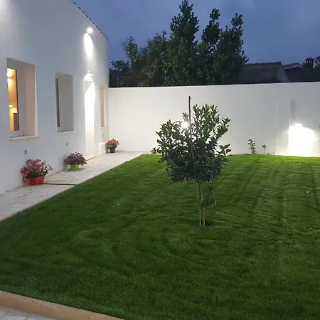 B. Sinis Bed & Breakfast Càbras