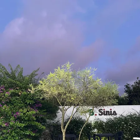 B. Sinis Bed & Breakfast Cabras