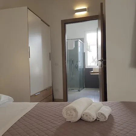 B. Sinis 住宿加早餐酒店