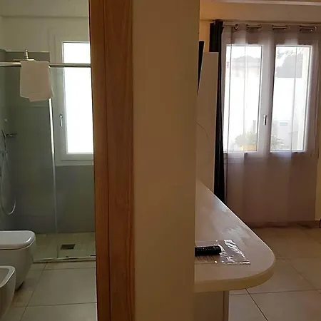 B. Sinis Nocleg ze śniadaniem 3*