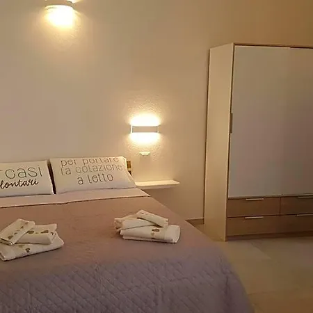 B. Sinis Nocleg ze śniadaniem 3*
