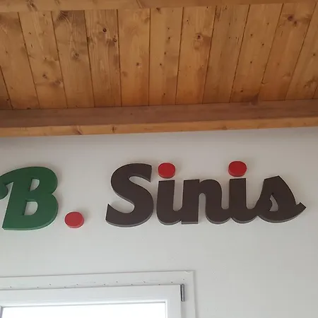 B. Sinis Bed & Breakfast *