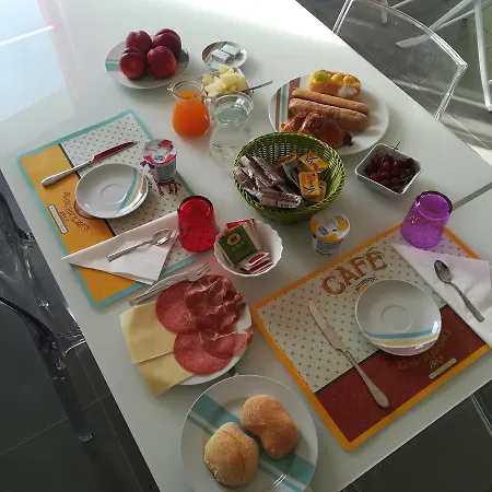 B. Sinis Bed & Breakfast